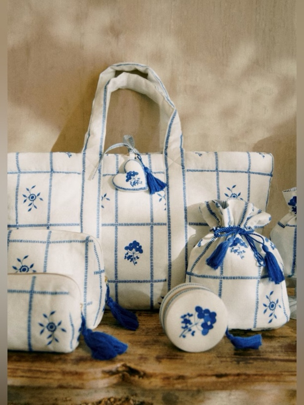 SEZANE MAXI TOTE BAG. Ecru with Blue Embroidery